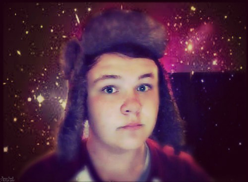 heey guys :D . im Manson :DD imma good time:D i love meetin new people ! i love JerseyShore and Nicki Minaj 3 3