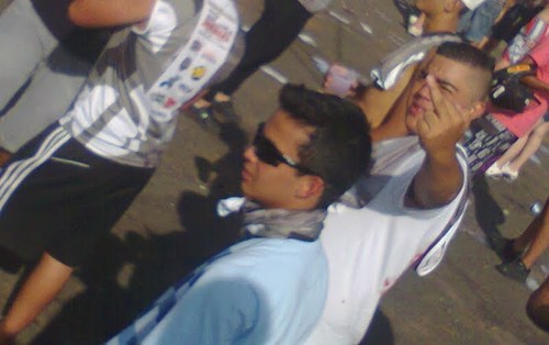 - apenas um louco, no meio de muitos espertos . .