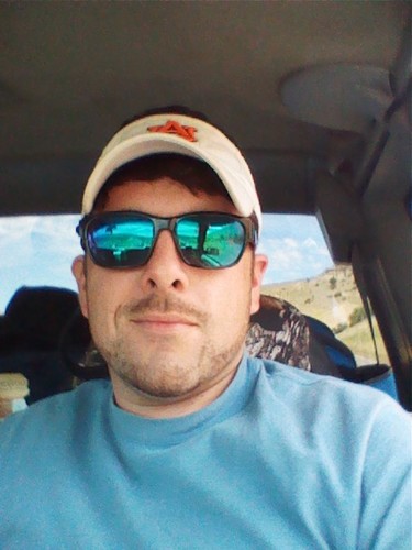 23 years old, love hunting, fishing, hanging out and Auburn Tiger Football (WAR DAMN EAGLE!)