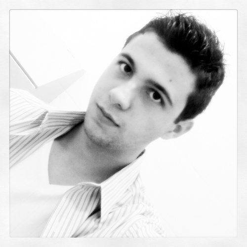 Quem sou eu pra me julgar Sr. Twitter? Deixo isso pra quem me conhece (ou querem conhecer), mas não se esqueça não me julgue antes!