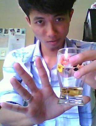 dinatayan's profile picture. Pulang malu, tidak pulang rindu