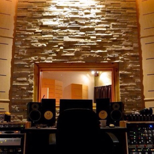 undergroundstud's profile picture. Perth's freshest recording, production and mixing facility. Creativity, vibe and inspiration are what fuel us. Drop us a line to discuss your next project.