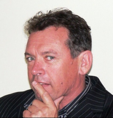 stevejemo's profile picture. looking