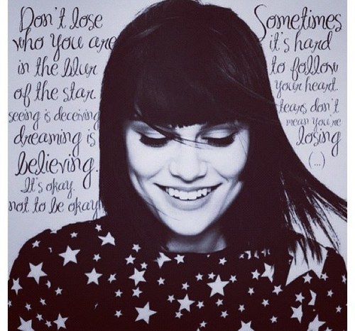 follow for follow im a gleek directioner ❤france & london and also a heart beat(JessieJ fan)