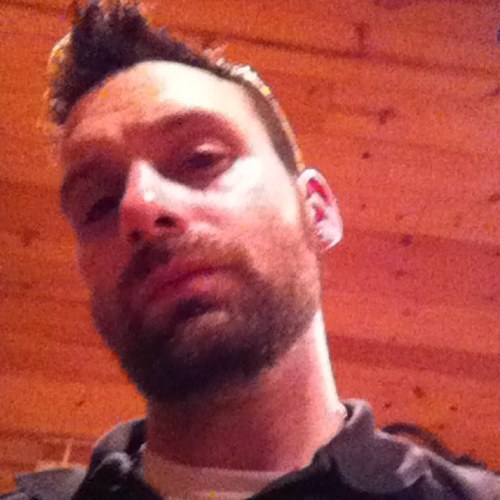 TBrzDRTyJRzSbrZ's profile picture. $uBuRb[A]Naut$ electro hip hop $uburbAbsurdity$ (Jersey top right corner) Arte Dea oush standing on the ground im shorter than u would expect