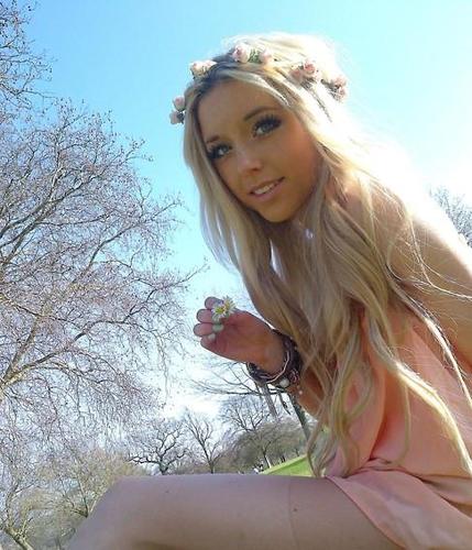 Één meisje die We Are Tieners beheerd,
Ik 'hartje' mijn followers.
andere account @kusjetamaar.
/ ★★★★★ sterren account \