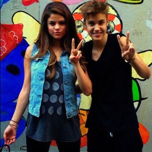 On July 22th, 1992 an angel come by and took me to heaven. @selenagomez miss lifesaver. c + m;22,