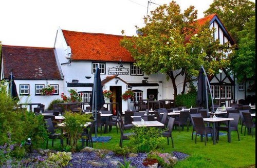 The Cricketers is situated in Cobham, Surrey which overlooks Downside Common and is a warm and inviting place to meet to enjoy great food and drink.