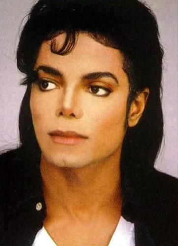 i'm a Michael Jackson's Fan and I proud of it!! I miss you Michael 3 3