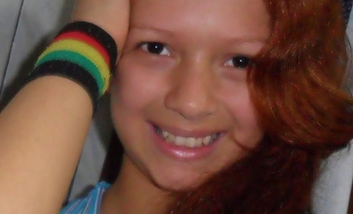 Deus, 16 anos, chata, irritante, ruiva, funk, e minhas amigas @_gabisantoss e @_maayaraalmeida, amo vocês ♥
