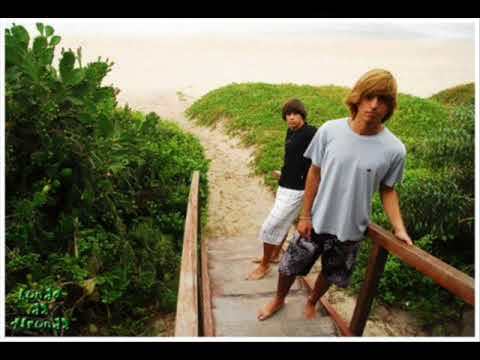 Bonde da Stronda (ou BDS, como também é conhecido) é uma dupla de funk carioca formada pelos jovens Mc's cariocas Mr. Thug...

SIGO DE VOLTA !
