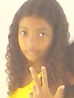 Oi, meu nome er Renata, entendeu ou quer qe eu desenhe ? [/ok parei u_u/] tenho 12 anos e sou a melhor da @_SuaaNeniis , gosto ? Segue ! Beijo ;*