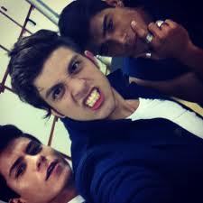 Ser rebelde é não aceitar uma coisa só por que ela foi imposta! Obrigado @Aguiarthur @MicaelBorges_ @ChayLeao. Madrinha @Life_LuaBlanco_