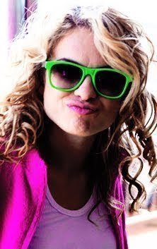 Fala sério! Como vou resumir meu amor pela Lua & pelo o Arthur aki no twitter? Desde:25/07/2011......Oficializada Por: @Aguiarthur