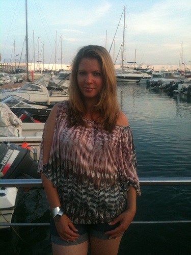 cazduffy's profile picture. Writer (HarperCollins / BBC R4 Extra / Comedy Central). Actor. Improviser. Flirting with stand-up. Writes historical fiction as @carolinelamond