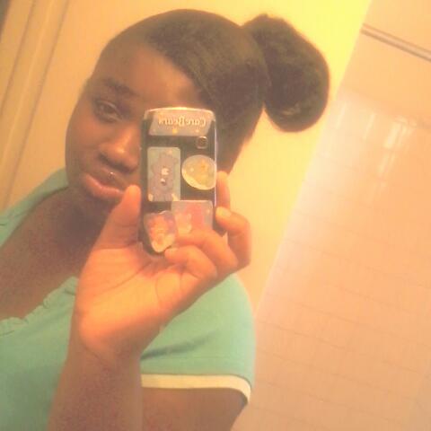 MYname is DERISHAA ;),, i love chris brown ndd drakee buhtt juss follow me, ill follow youuu backk ;) simple as tht. #TeamTyrese #TeamMMG