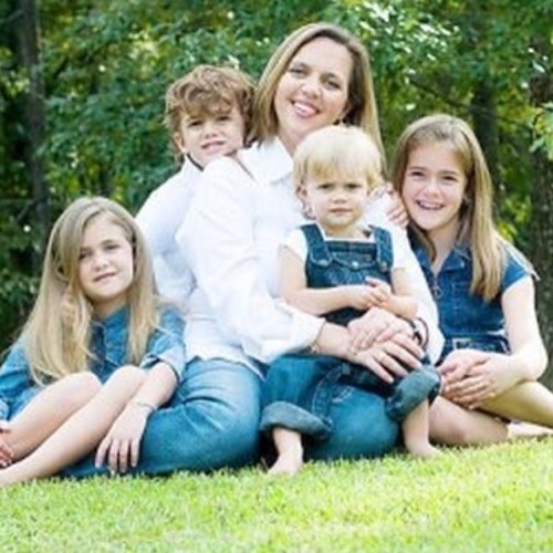 whogirlivey's profile picture. 