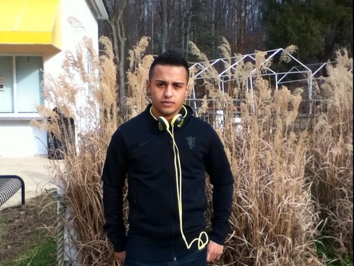 RichardAlvarad8's profile picture. 