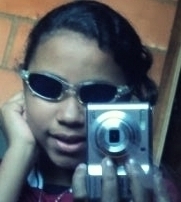 13 anos, Peixiana, Alegre, Simpatica, Romantica as vezes chata. Gosto muito Musicas !! quer saber mais? Então me Segue ;D