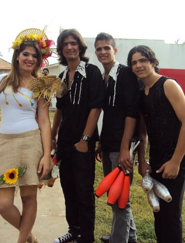Esse Twitter è Dedicado a Toda Familia Vidal e ao Circo Continental... Foii Feiito Com Muito Amoor e Cariinho Twitter Oficializado... ⊱✿ ⊰