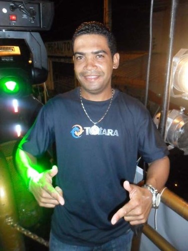 JUNIOR/ JUNINHO-ROADIE DA BANDA TUATARA/MORO EM SALVADOR-BA./www.tuatara.com.br