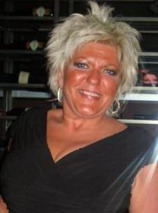 A world renowned colorist, life coach, salon team consultant. Inspiring excellence, through elevation.