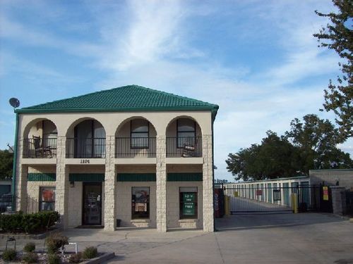http://t.co/BV2s7pT7Oo is the premier site for finding and locating the storage solution that fits your needs best in Arizona.