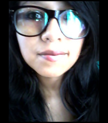 16 años ,creo canciones , mi sueño ser CANTANTE Y COMPOSITORA pofesional ya tengo varias canciones !!