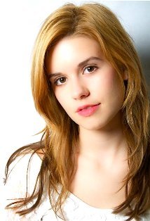 I'm Mary. I have 1 sister, and one brother. I have secrets, like everyone else, and a crush on Brandon. || #RosewoodsLiArs || Single || 18+ ||