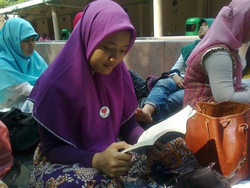 asti_ayuni's profile picture. belajar Di Universitas Kehidupan