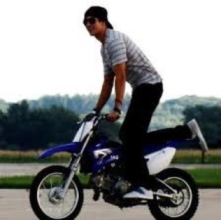 Jamesdiamon_BTR's profile picture. hey its james here :D diffrent person but awesome i think xD and im 16 and single