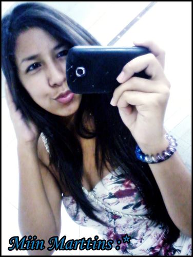sou a siister da @JhennyMazetti , sou a irmã da @BeleeMartins__  , sou a namoradã do #Douglas . sou corinthiana roxa , muito ciumenta , Prazeer seguee ((: