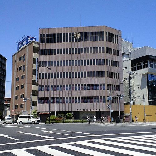 大阪電子専門学校（「プロフェッショナルスクール（仮称）」に改称予定）を応援するため、外の人が非公式につぶやいています。