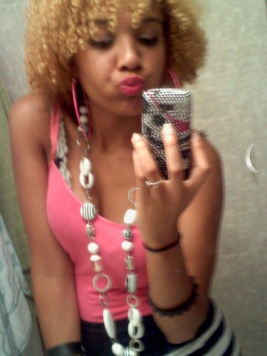 RokkstarrBarbie's profile picture. #Team LightSkin #Team Bisexual #Team Single #Team Nicki 3 , Music Is My Life 3 ' iRap &&'d Sing iHope To Be Famous One Day ^_^ Hmuuu !