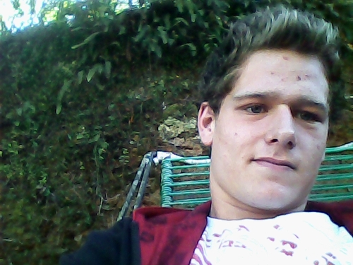 adolescencia vazia
eu tinha quase 16
ninguem me compriendia
e eu nao compriendia ningueem(8)