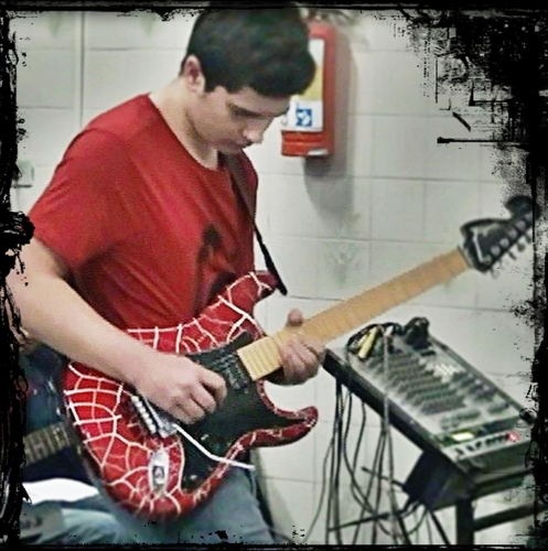 Guitarrista da banda : #GeraçãodeSamuel