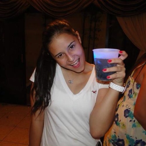I love glee and one direction. I love life. That pretty much describes me (: I follow back!