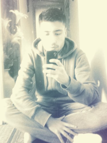 Tengo 19 años ♂, me gustan las tecnologías, la música, sobretodo las redes sociales, osea adicto, y las novedades de android.