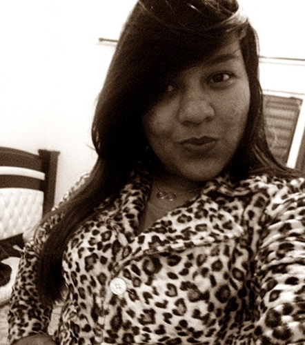 Que tenha paixão desejo, que tenha abraço e beijo ♪