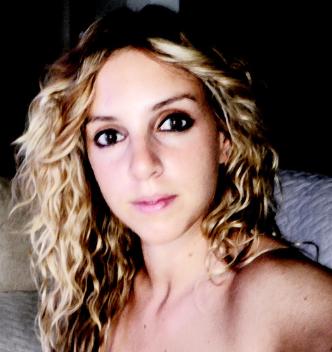 Cris_peca's profile picture. 