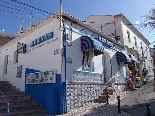 Established Real Estate in Carvoeiro Algarve with an extensive portfolio of properties http://t.co/GFTkHWW31R