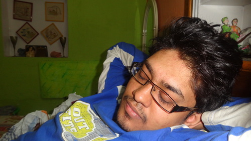 I m imaginative, music lover, crazy and most importantly i know how to love and enjoy life to the fullest.