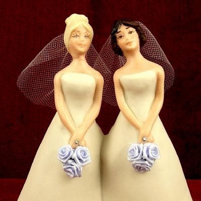 Teus lábios são labirintos que atraem os meus instintos mais sacanas.