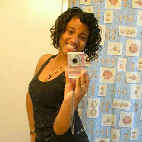 live your life the wayy u want... bad bitches do it well...  my heart belongs to Justin watkins and nobody else. #2-22-12