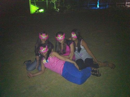 I am friendly and cheerful and I love dance music is not that aria if they are not those things that I love my serca