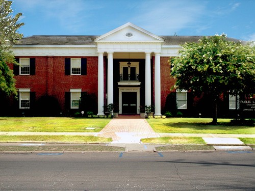 The Columbus-Lowndes Public Library assumes the role of fulfilling the information needs of the residents of Lowndes County and neighboring counties in MS.