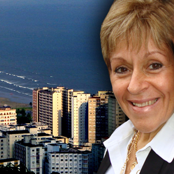 Ministra Cristina Vida, está à frente de projetos inovadores para a prefeitura da cidade de Santos.Mais vida em Santos.  PTB 14.567