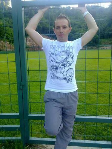 ArZyer's profile picture. 