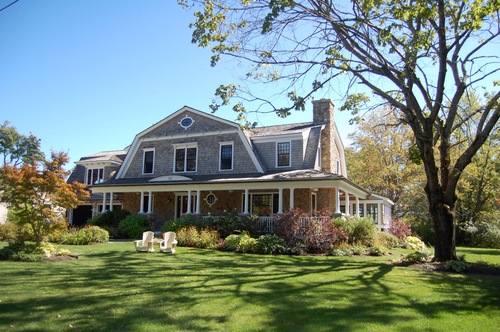 With over 30 years of combined real estate experience in the greater Boston area we are committed to providing our clients outstanding and consistent service.