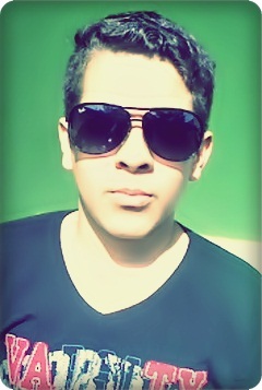 Um garoto estudioso...mas q gosta de c divertir com os amigo e familiares ;D  fã do Black Eyed Peas ♫..